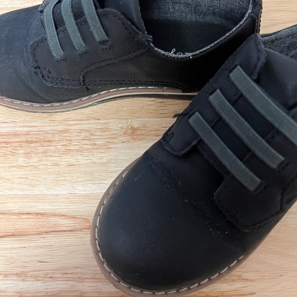Cat and Jack boys 11 shoes